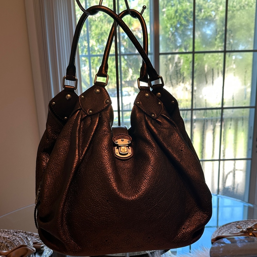 Extra Large Louis Vuitton Mahina bronze Leather Shoulder Bag
